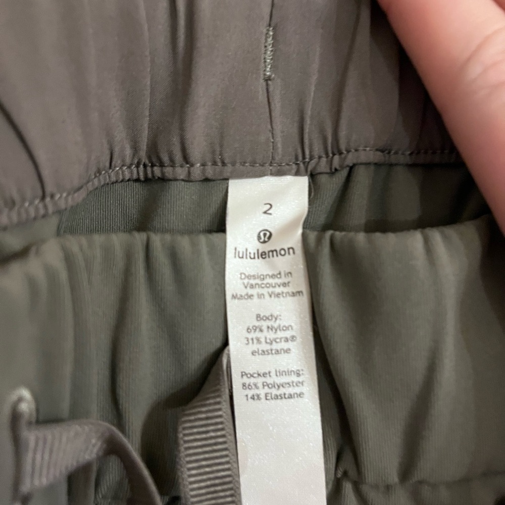 Lululemon On the Fly Joggers - Picture 3 of 3